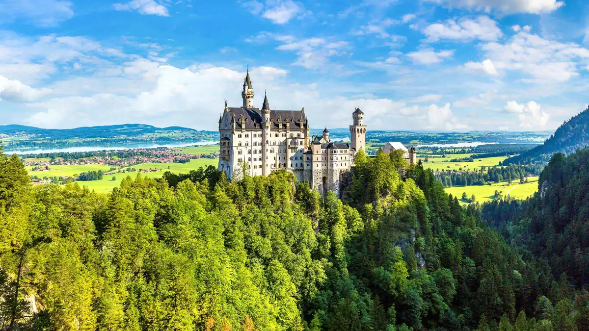 Van, 8 seats, hotel pickup on a Neuschwanstein Castle tour from Munich, Bavaria, Germany